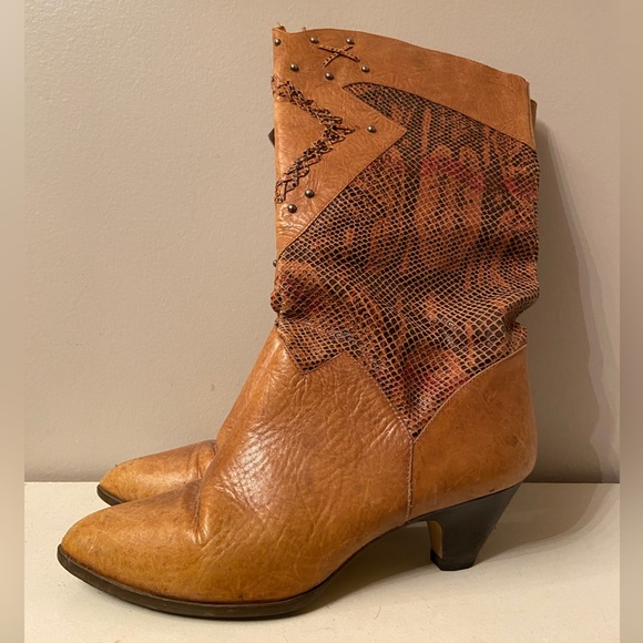 Epic Vintage Boots - Picture 2 of 10